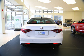 2020款 阿尔法·罗密欧 Giulia 2.0T 280HP 黯夜魅影限量版