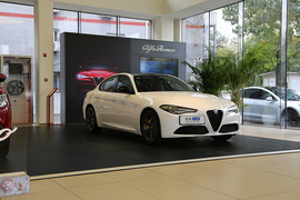 2020款 阿尔法·罗密欧 Giulia 2.0T 280HP 黯夜魅影限量版