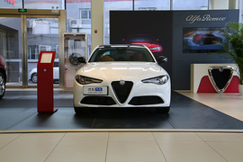 2020款 阿尔法·罗密欧 Giulia 2.0T 280HP 黯夜魅影限量版