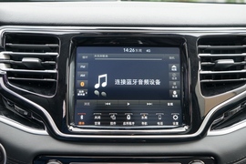 2020款 Jeep大指挥官 2.0T 四驱夜鹰版