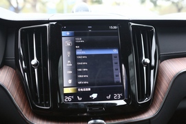 2021款 沃尔沃XC60混合动力 T8 E驱混动 四驱智雅豪华版