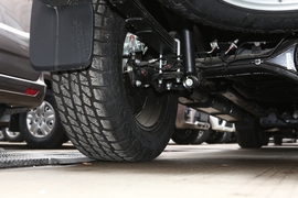 2019款 长安凯程F70 2.5T柴油四驱行政版国V长轴JE4D25Q5A 675KG
