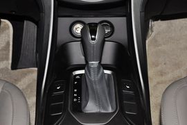 2013款现代胜达3.0L自动舒适导航四驱 京V