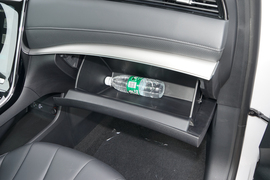 2021款 荣威RX5 MAX Supreme系列 300TGI 自动智能座舱尊荣版