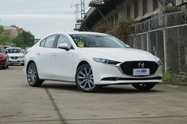 2021款 马自达3昂克赛拉 三厢 2.0L 自动质炫版