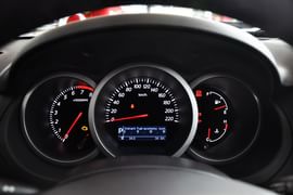 2013款铃木超级维特拉2.4L AT豪华导航5门版