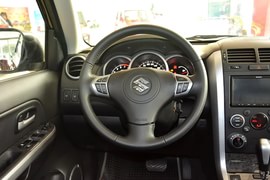2013款铃木超级维特拉2.4L AT豪华导航5门版