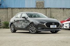 2021款 马自达3 昂克赛拉 三厢 2.0L 自动质睿版