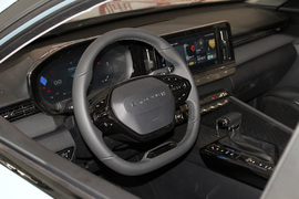 2021款新宝骏Valli 1.5T CVT那曲繁星