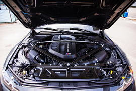 2021款宝马M4双门轿跑车 雷霆版