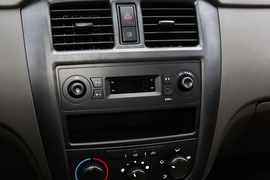 2021款五菱荣光S 1.2L 基本型 7座