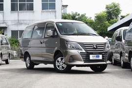 2022款东风风行菱智 M5L 2.0L 手动奋斗基本型 7座 国Ⅵ