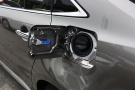 2021款丰田凌尚 2.0L 豪华版
