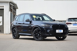 2022款宝马X3 xDrive30i 尊享型 M曜夜套装