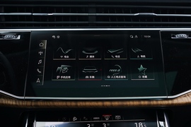 2022款奥迪Q7 55 TFSI quattro S line尊贵型