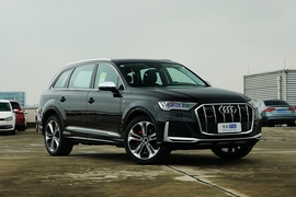 2022款奥迪Q7 55 TFSI quattro S line尊贵型