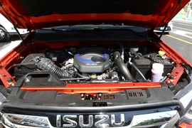 2021款五十铃D-MAX 1.9T自动两驱柴油Global悍动型RZ4E
