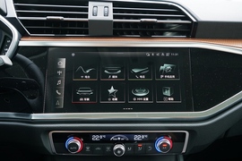 2022款奥迪Q3 35 TFSI 时尚致雅型