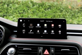 2022款捷尼赛思G70 2.0T 四驱旗舰型