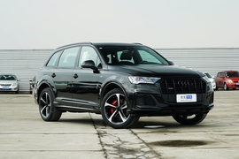 2022款奥迪Q7 55 TFSI quattro S line冰雪运动版