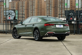 2022款奥迪A5 Sportback 45 TFSI quattro 臻选动感型