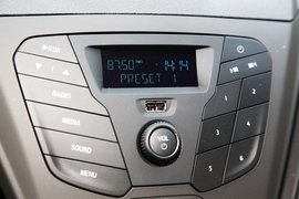 2020款江铃福特全顺 2.0T汽油多功能商用车中轴低顶双开尾门 国VI