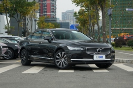 2022款沃尔沃S90 T8 E驱混动 智逸豪华版