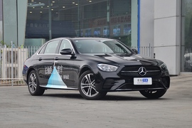 2022款奔驰 E 260 L 运动型