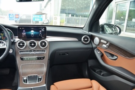 2022款奔驰 glc 260 l 4matic 豪华型