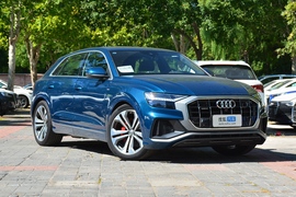 2022款奥迪Q8 55 TFSI 豪华动感型