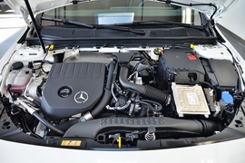 2022款奔驰 A 200 L 运动轿车动感型