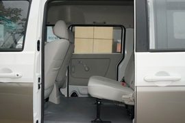 2021款华晨鑫源 小海狮X30 1.5L财富型单蒸空调版客车国VI SWC15M