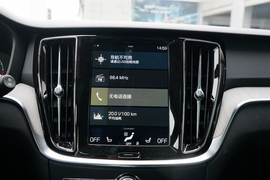 2022款沃尔沃V60 B5 智远豪华版