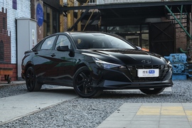 2022款现代伊兰特 240TGDi 黑骑士限量版