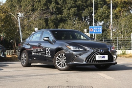 2021款雷克萨斯ES 300h 卓越版