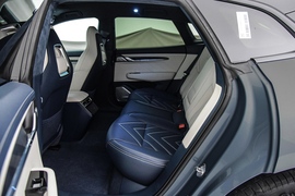 2021款极氪 ZEEKR 001 超长续航单电机 WE版