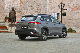 2022款 广汽丰田 锋兰达 2.0L CVT 尊贵版