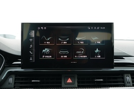 2022款奥迪 RS4 Avant 暗金版