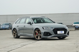 2022款奥迪 RS4 Avant 暗金版
