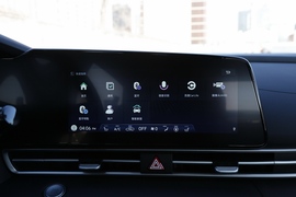 2022款现代伊兰特 1.5L CVT LUX尊贵版