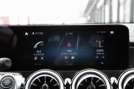 2022款奔驰GLB 220 动感型