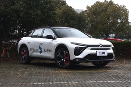 2022款雪铁龙凡尔赛C5 X 1.6T 领不凡 虎年开门红版