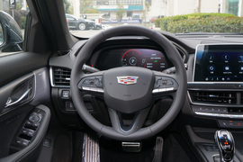 2022款凯迪拉克CT5 28T 尊贵型
