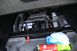 2022款沃尔沃XC60新能源 T8 插电混动 四驱智雅豪华版 改款