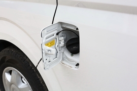 2022款福田风景G7 2.4L汽油 商运版 长轴 高顶明窗6座 4K22D4M