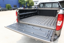 2022款江铃宝典 2.5T柴油两驱舒享版长轴JX4D25A6L