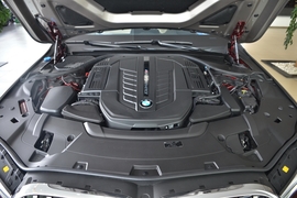2021款宝马 M760Li xDrive V12 耀影特别版