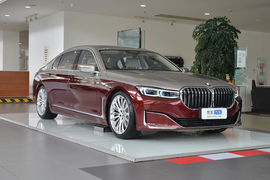2021款宝马 M760Li xDrive V12 耀影特别版