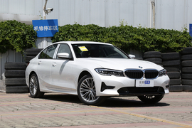 2022款宝马320i 运动套装 改款