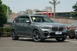 2022款宝马X5 xDrive 40Li 尊享型M运动套装